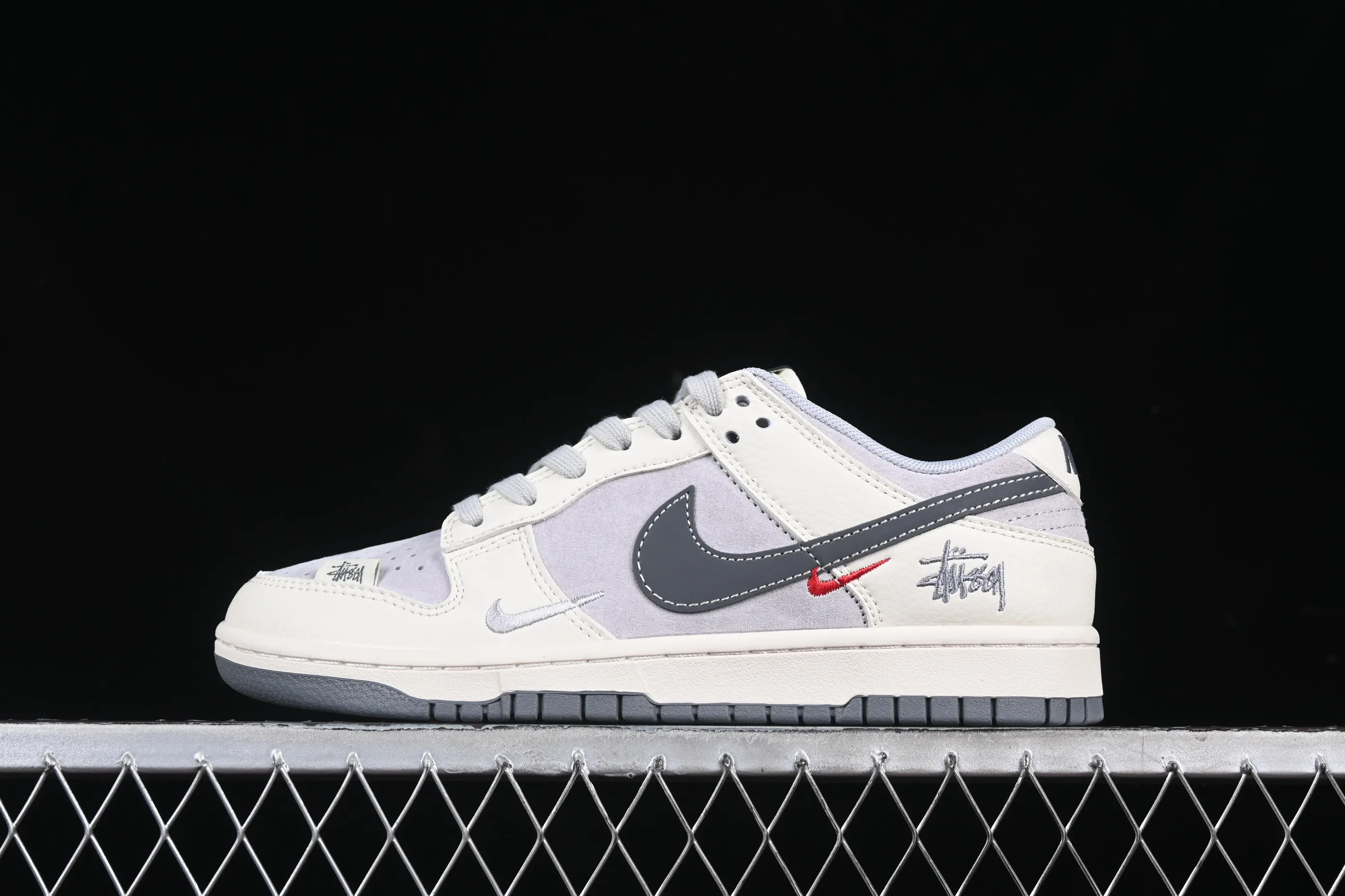 All categories Nk SB Dunk Series Nk SB Dunk Low High-end customized low-top sneakers Nk SB Dunk Low Stusi co-branded beige dark gray hook Anniversary high-end customized low-top casual sneakers DM6868-027